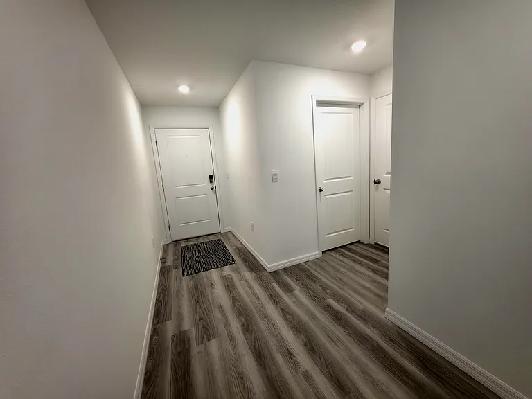 5220 Berry Bay Ave #5220 — Photo 2
