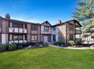 15I Heritage Dr #I, Chatham, NJ 07928