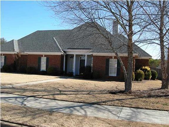 2nd image of 1701 Laurelwood Ln