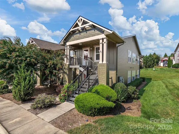 1906 Deermouse Way, Hendersonville, NC 28792