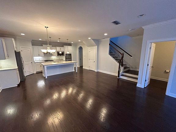 5th image of 330 Cornelius Way