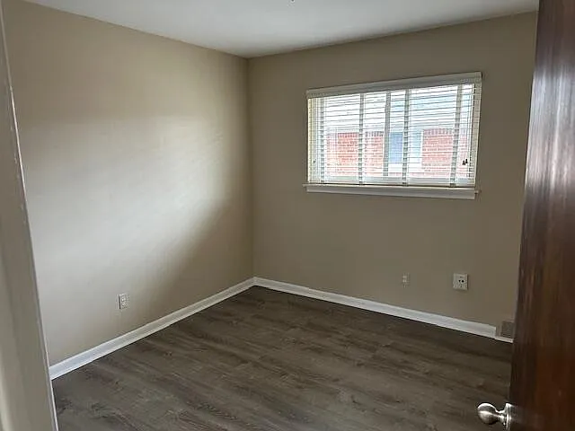 18547 Hillcrest St — Photo 20