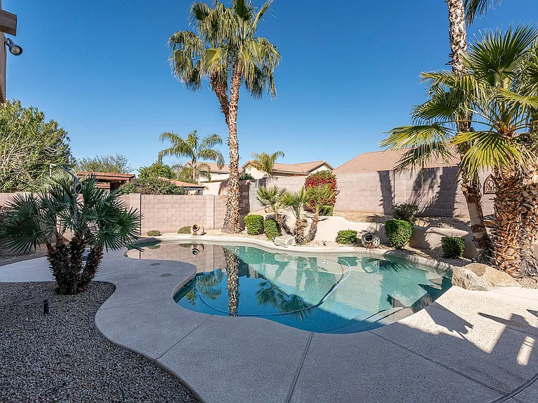 4506 E Robin Ln — Photo 20