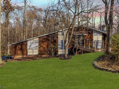 33 Oakland Dr, Whitehouse Station, NJ, 08889