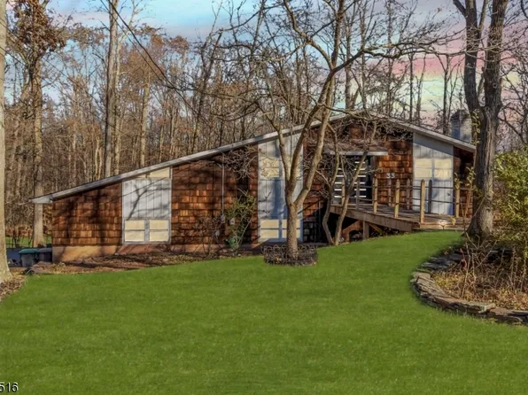 33 Oakland Dr, Readington Twp., NJ 08889