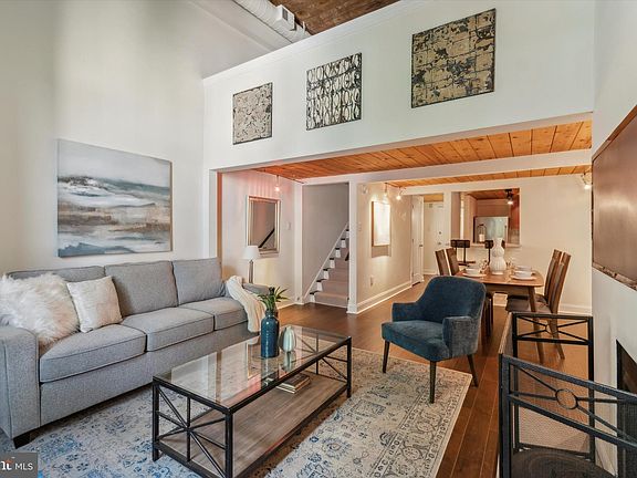4th image of 870 N 28th St APT 212