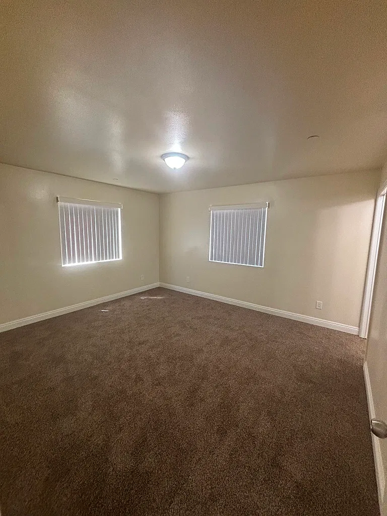 5 bed, 1765 sqft, $4,200 — Photo 3