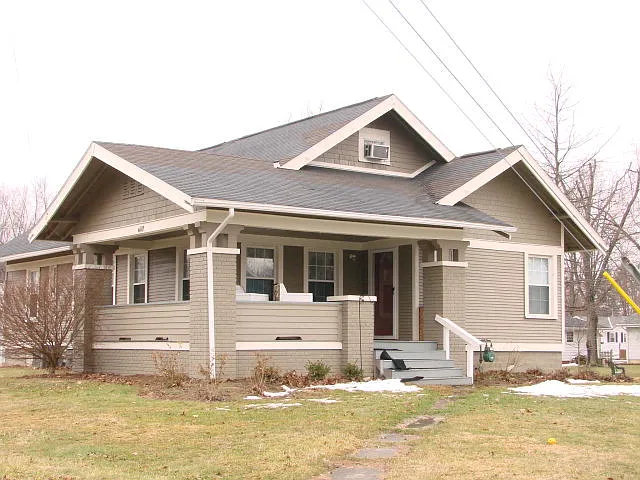 400 John St photo 1