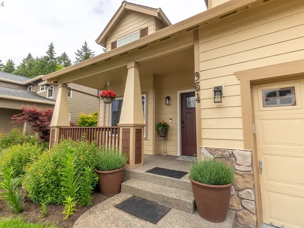 954 N 26th Ter, Cornelius, OR 97113