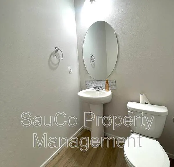 16390 NW Ernst St — Photo 6