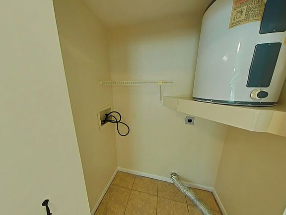 5th image of 1920 NE 17th Pl #1922