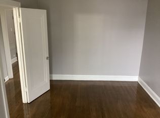 2915 E 78th Pl, Chicago, IL 60649