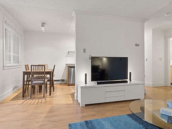 5th image of 1365 E 7th Ave #305