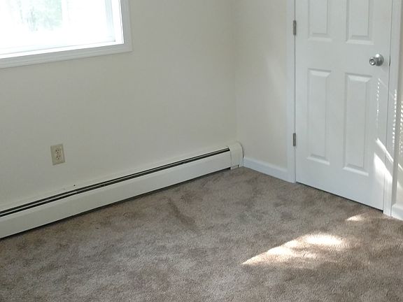 5th image of 573 Silver Creek Rd