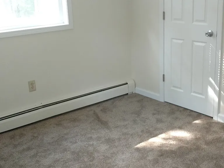 573 Silver Creek Rd — Photo 5