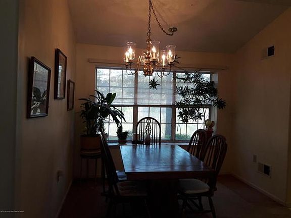 5th image of 1184B Thornbury Ln