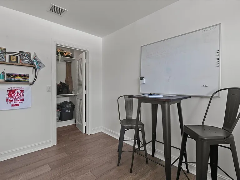 732 NE 15th Ave — Photo 35