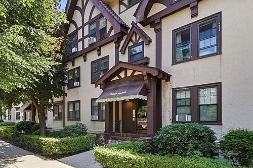 1722 Commonwealth Ave #1 Photo 1