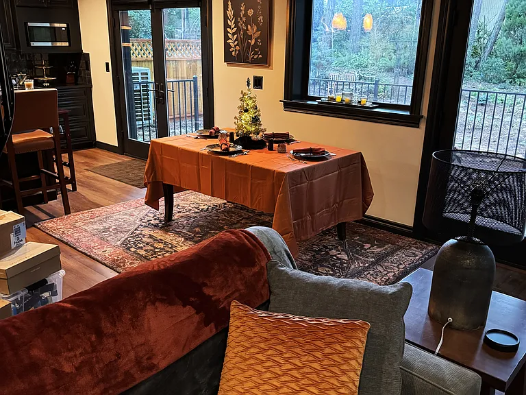 Dining rom table with four chairs for entertaining.