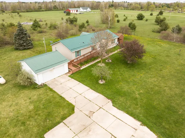 6392 Grant Rd, Mecosta, MI 49332
