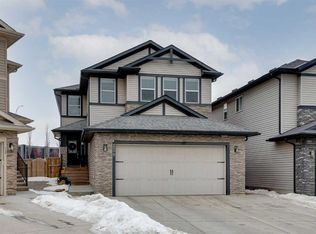 230 E Nolanhurst Bay NW, Calgary, AB T3R 1S5