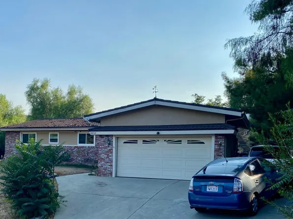 10212 Kalua Dr, Sunland, CA 91040