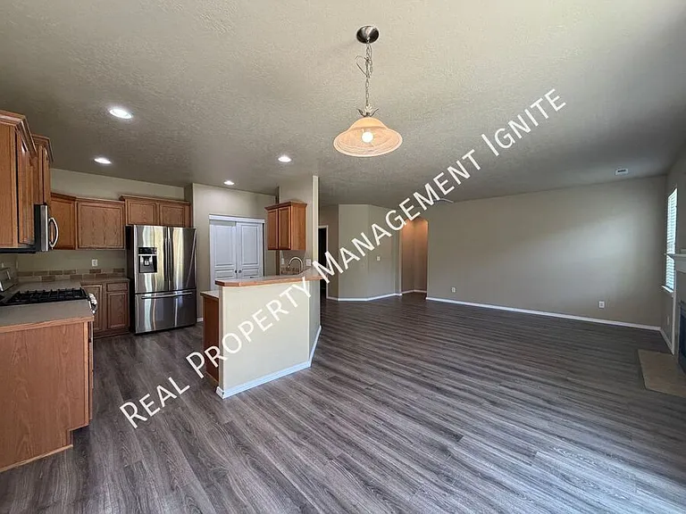332 SW Antler Ridge Ct — Photo 5