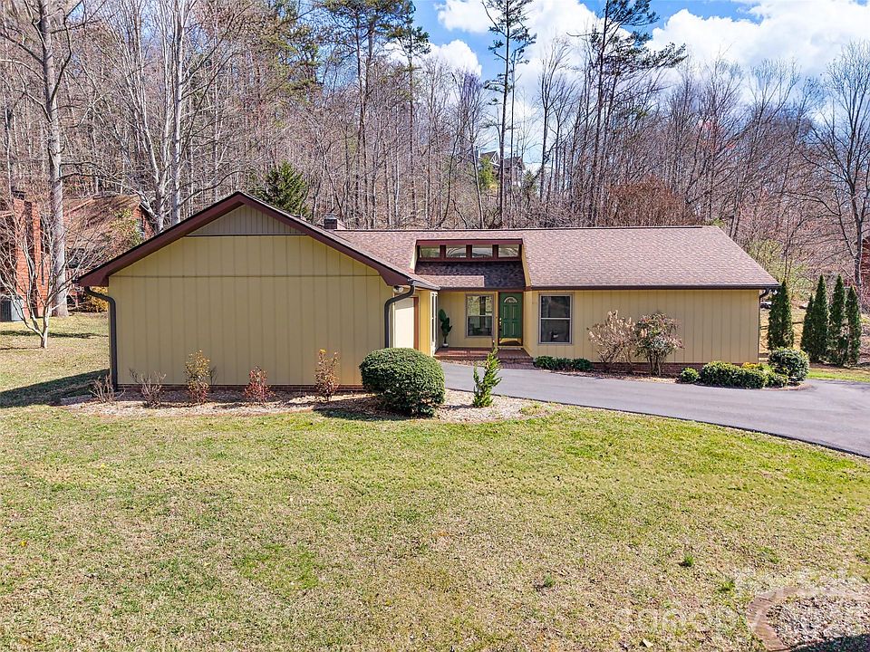 1st image of 63 Pinecroft Rd