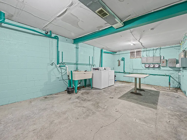 2519 Culver Road Apartments — Photo 14