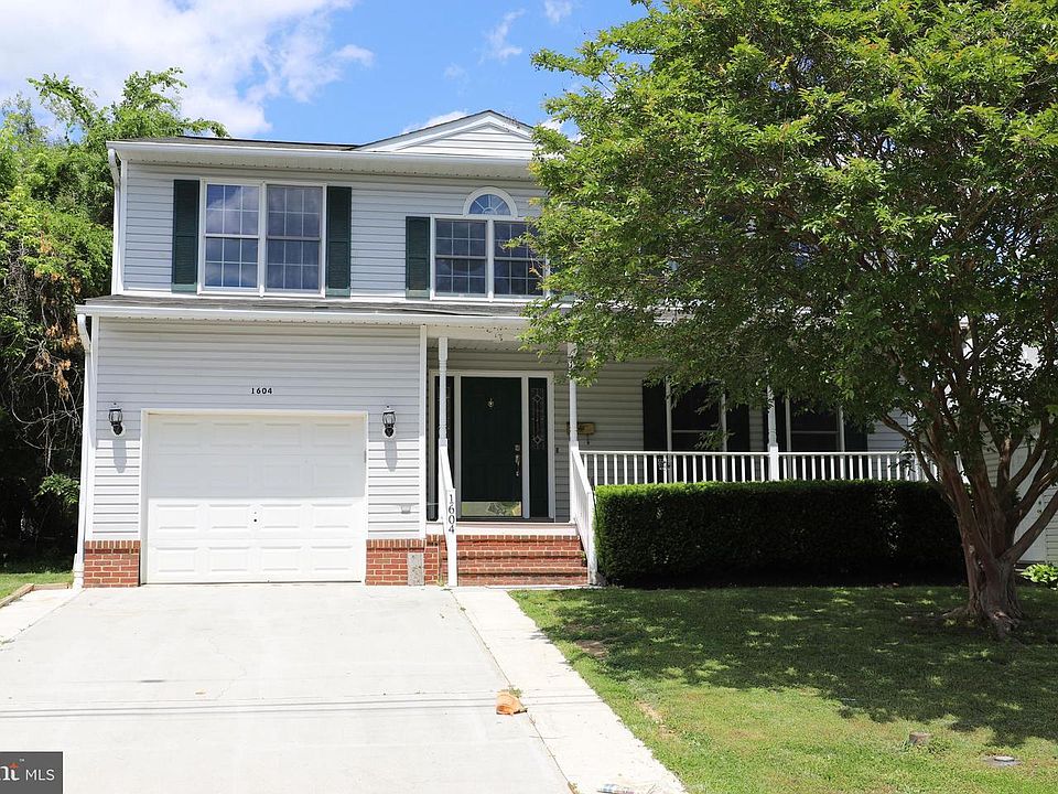 1st image of 1604 McGuckian St