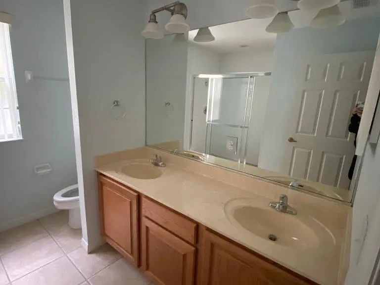 231 NE 28th Ave #105 — Photo 18