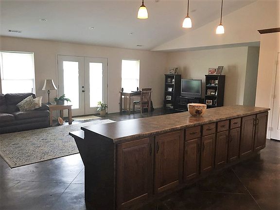 2nd image of 2241 County Road 450