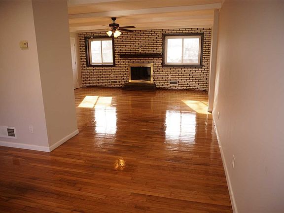 5th image of 204 Elliot St