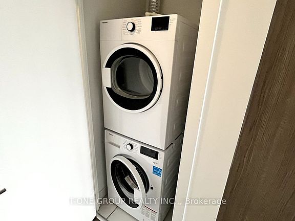 3rd image of 32 Forest Manor Rd #1305