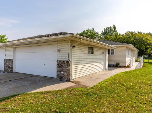 2522 Country Club Pkwy, Moorhead, MN 56560