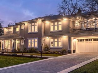 3350 Weald Rd, Oak Bay, BC V8R6E3