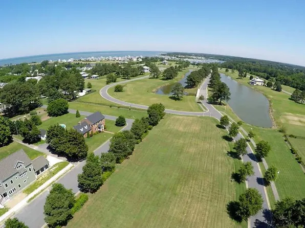 35 Bridgeton Dr, Cape Charles, VA 23310