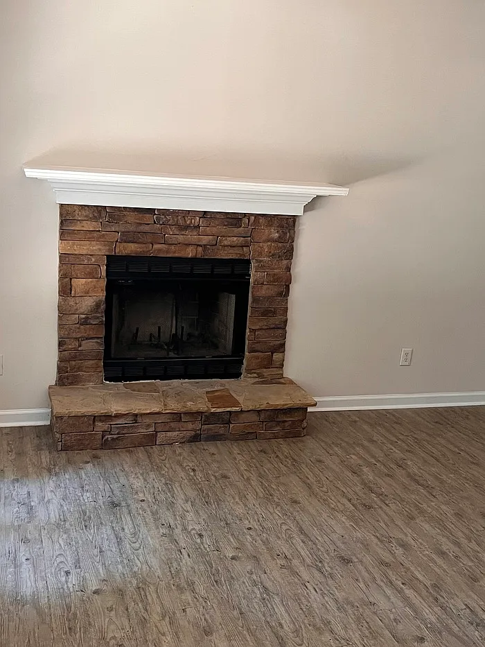 2 bed, 1.5 bath, 1160 sqft, $1,695 — Photo 2
