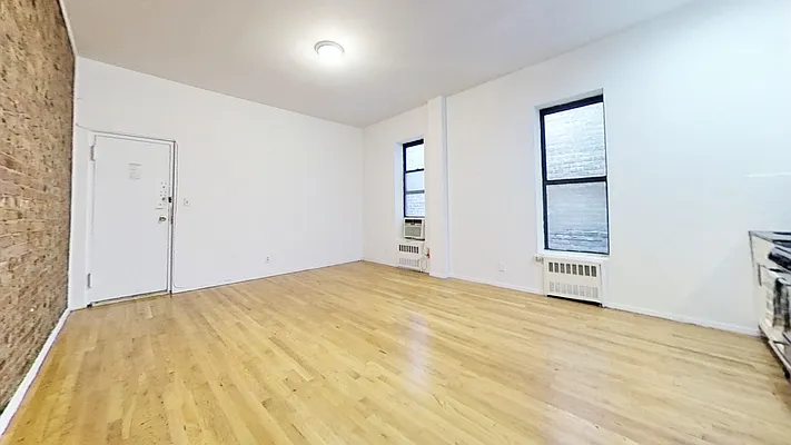Rented by Bond New York | media 5