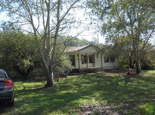 898 Hunter Cove Rd, Allons, TN 38541