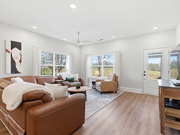 4th image of 330 Burton Ridge Rd