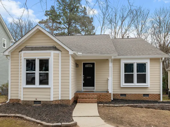 209 Kronos Ln, Cary, NC 27513