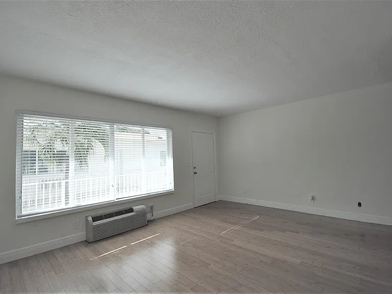 7315 Carlyle Ave #18 — Photo 5