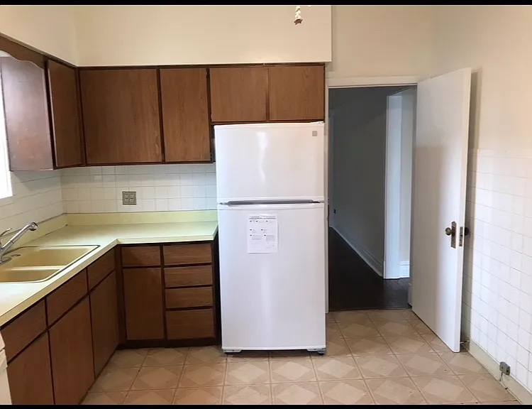 4241 N Albany Ave — Photo 8