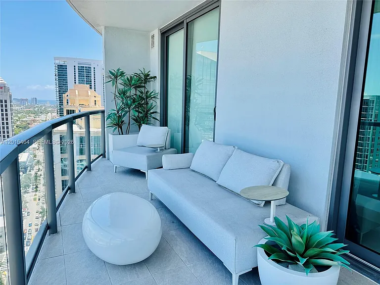 100 E Las Olas Blvd #2802 — Photo 4