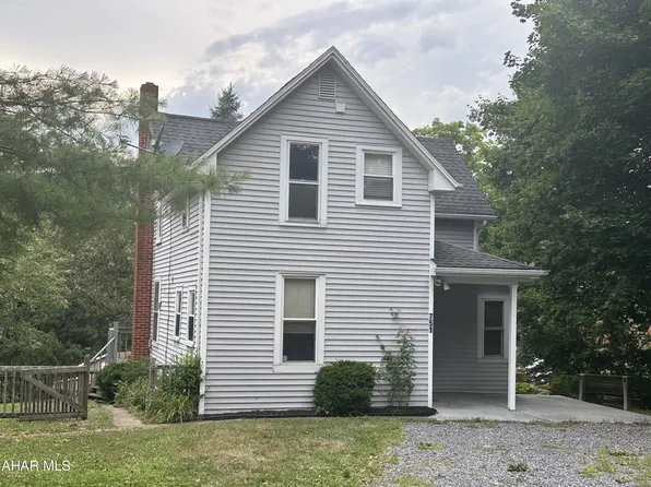 751 Grove St, Roaring Spring, PA 16673