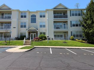 611 Saint Andrews Pl, Englishtown, NJ 07726