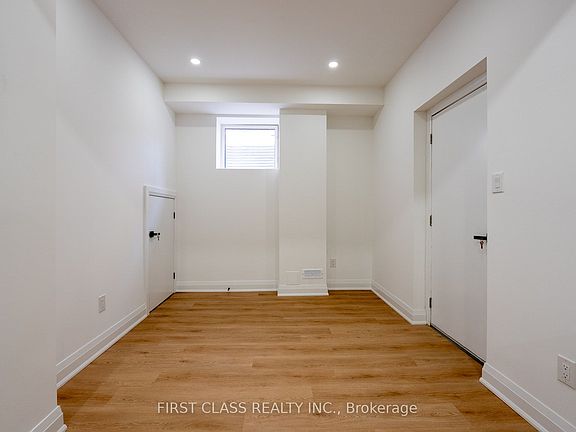 5th image of 544 Whites Hill Ave #Basement