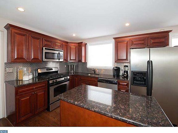 5th image of 6789 Crittenden St