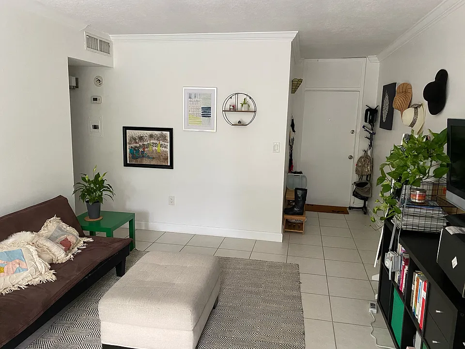 2539 S Bayshore Dr #319